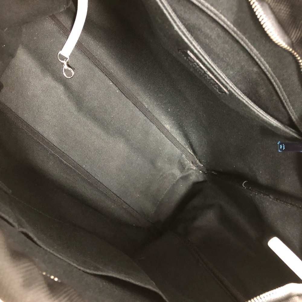 CHANEL Black Shoulder Bag - Picture 13 of 16